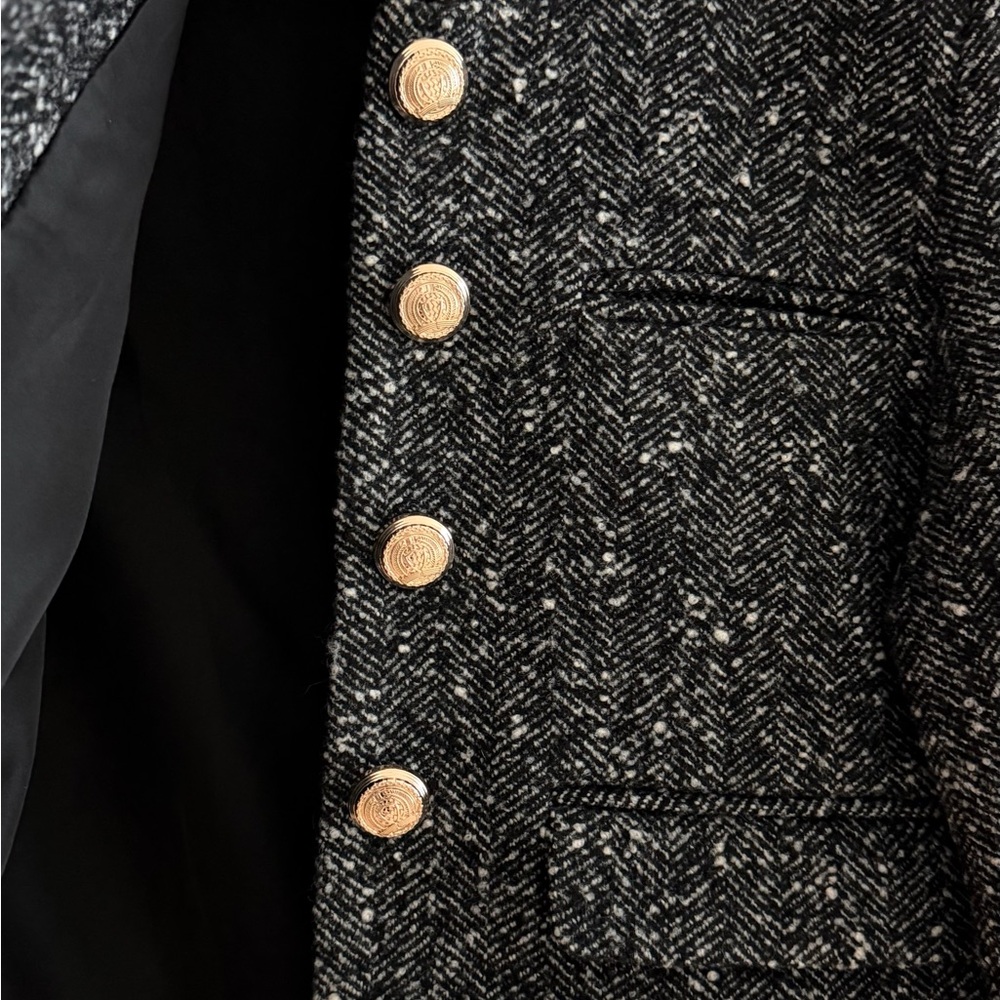 Grey and White Tweed Jacket with Gold Buttons - Picture 3 of 6